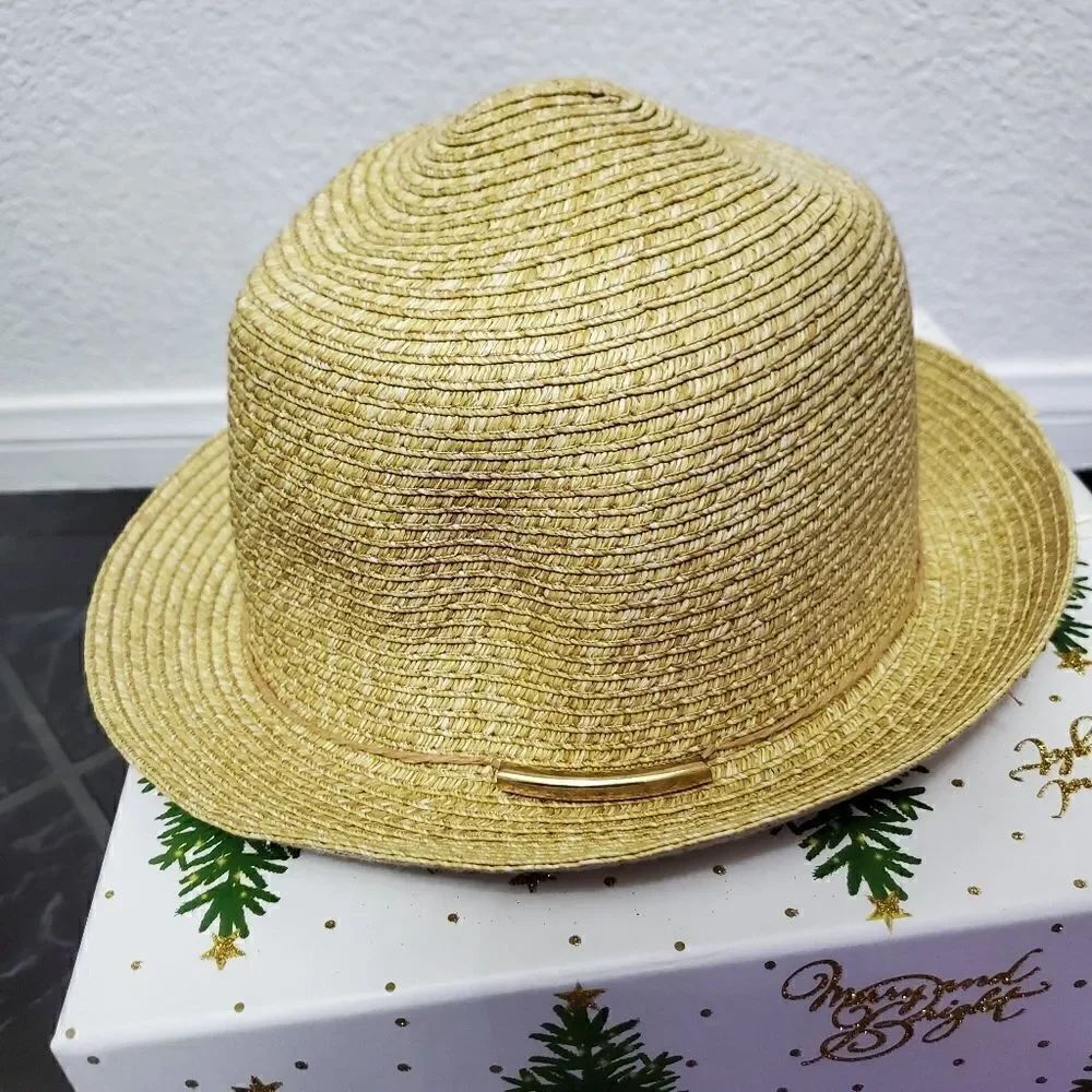 Women hat 
